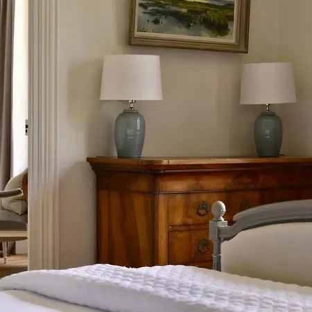 Bed & Breakfast Manoir De Plaisance 4*