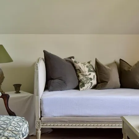 Manoir De Plaisance Bed & Breakfast