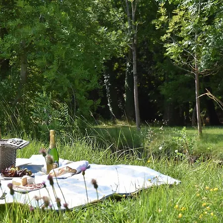 Manoir De Plaisance Bed & Breakfast