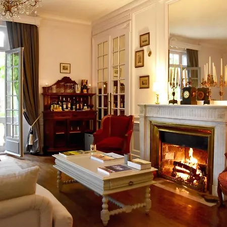 Manoir De Plaisance Bed & Breakfast 4*