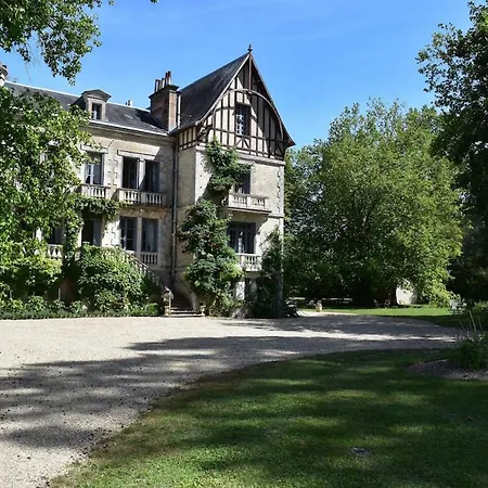 Manoir De Plaisance 4* Benon