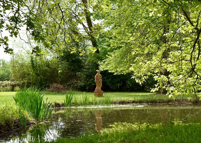 Manoir De Plaisance 4* Benon