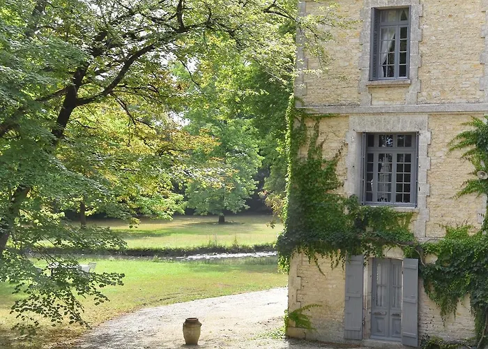 Manoir De Plaisance 4*