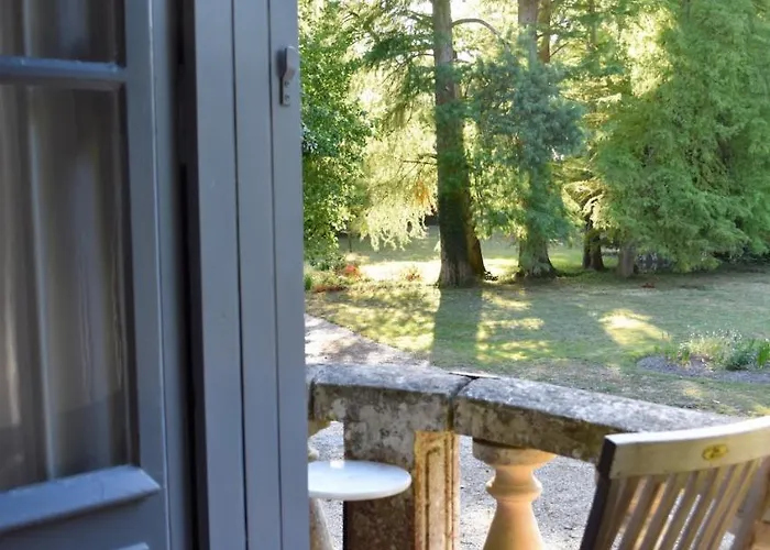 Manoir De Plaisance Bed and breakfast Benon